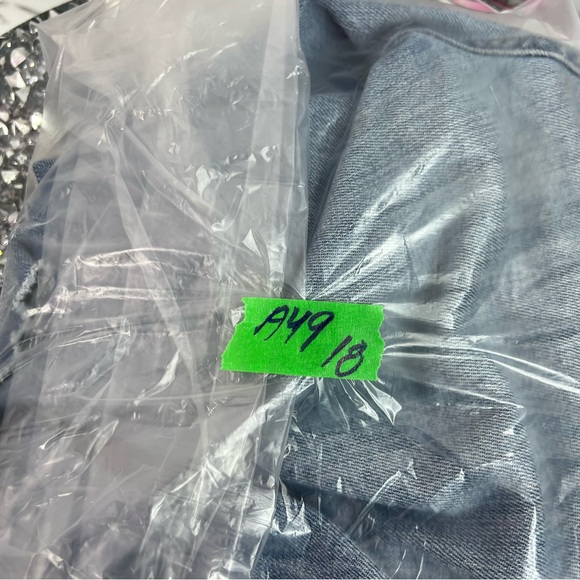 Eddie Bauer shorts slightly curvy women’s Denim Shorts distressed dyed - Picture 13 of 13